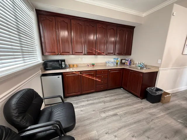 Community wet bar located inside conference room