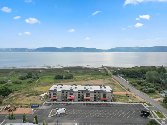 Bird's eye view of a water and mountain view