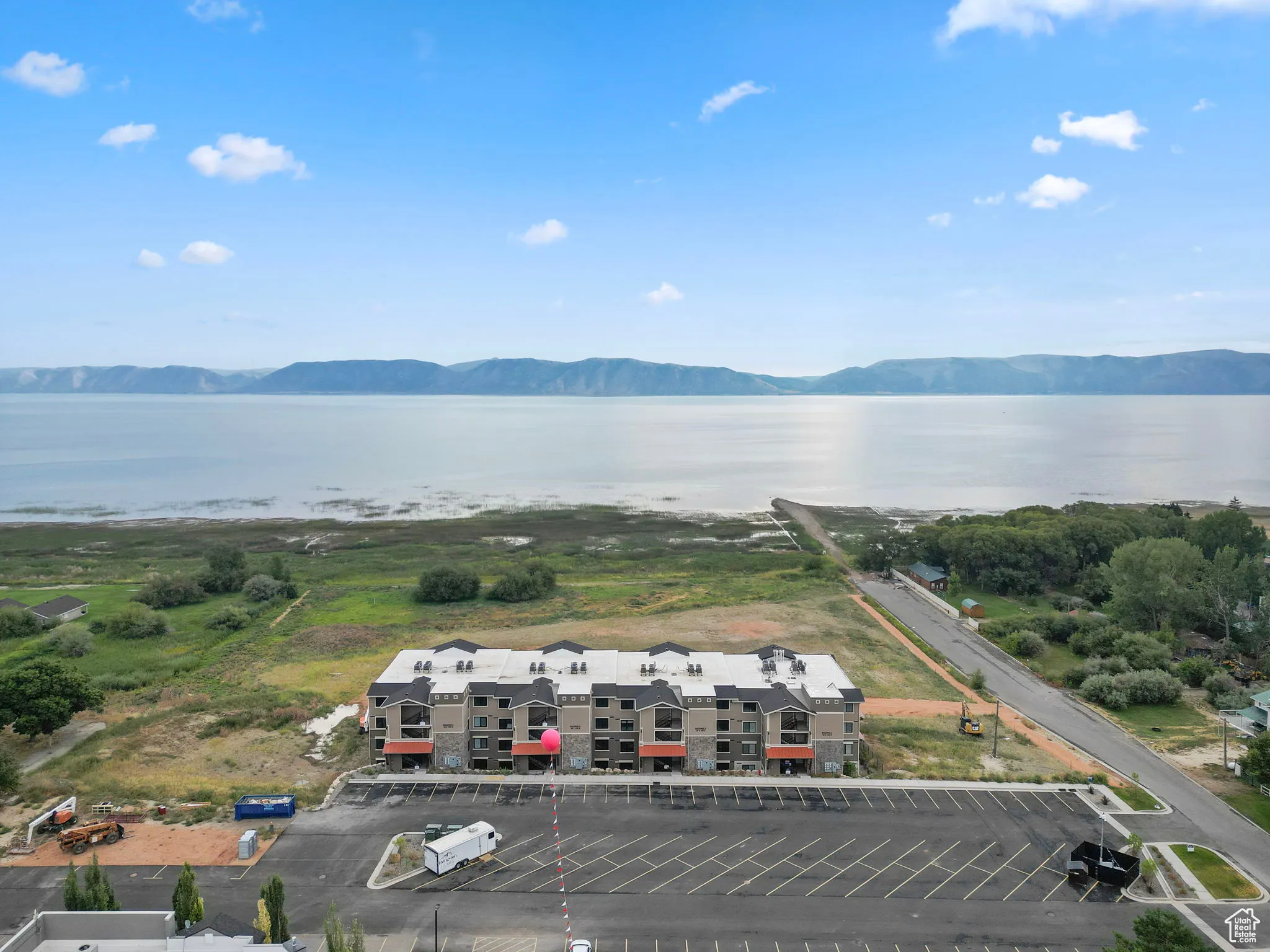 Bird's eye view of a water and mountain view