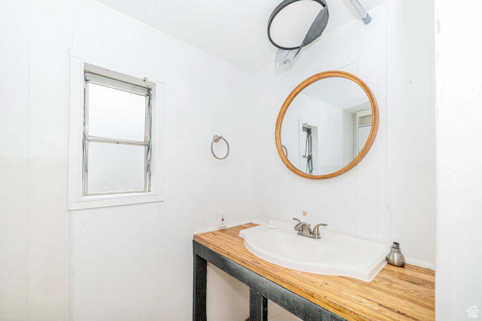 Bathroom featuring a sink