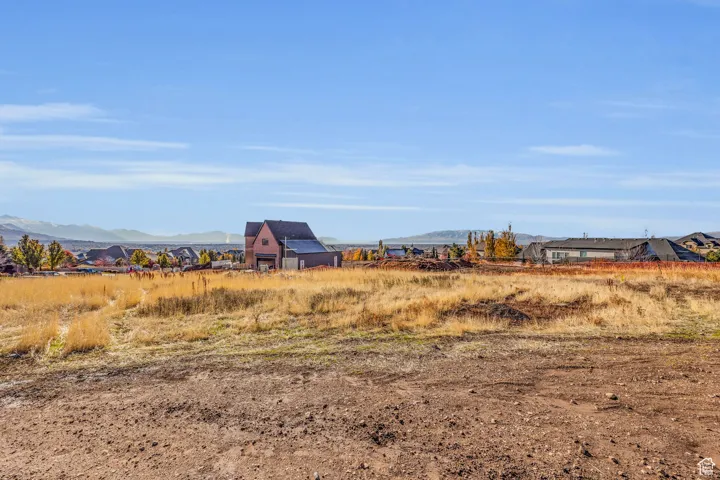 View of yard featuring a mountain view