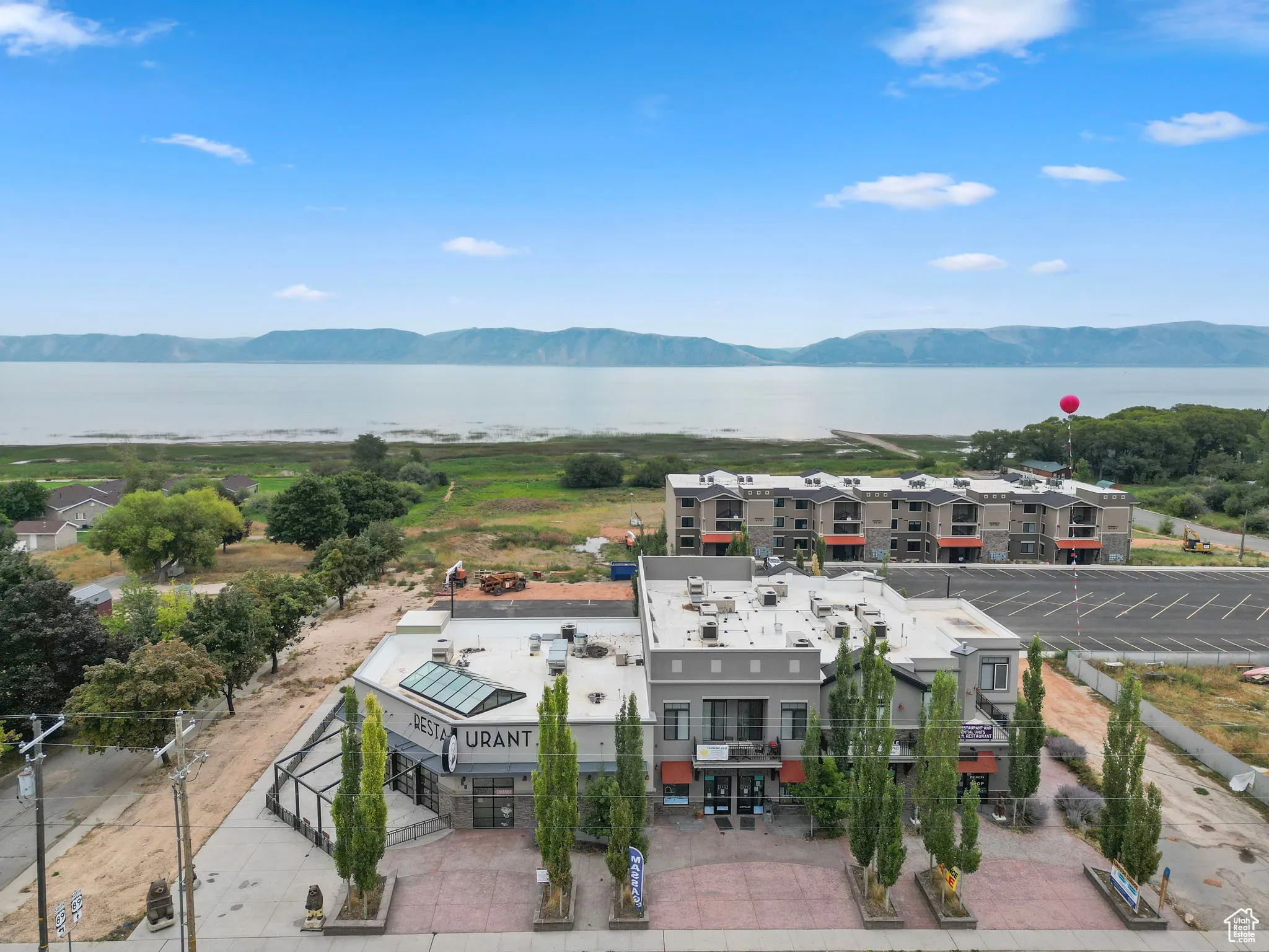 Bird's eye view of a water and mountain view