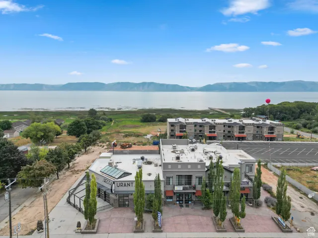 Bird's eye view of a water and mountain view