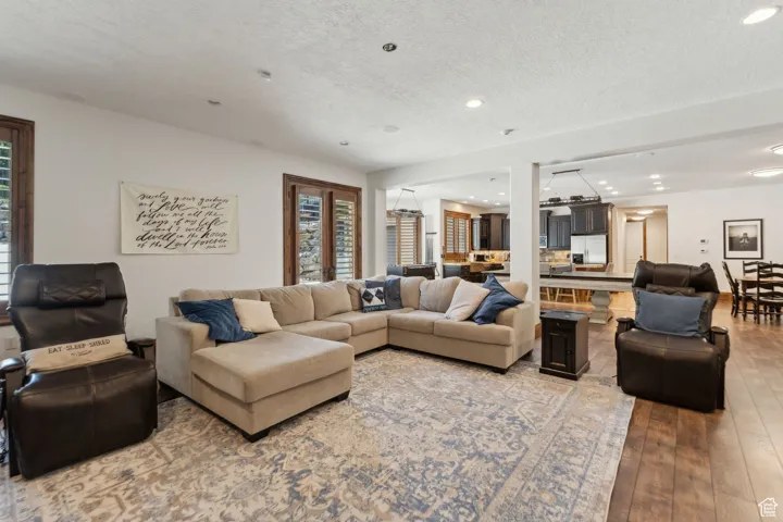1 S Crosshill Ln, Sandy, Utah 84092