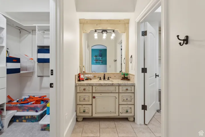 1 S Crosshill Ln, Sandy, Utah 84092