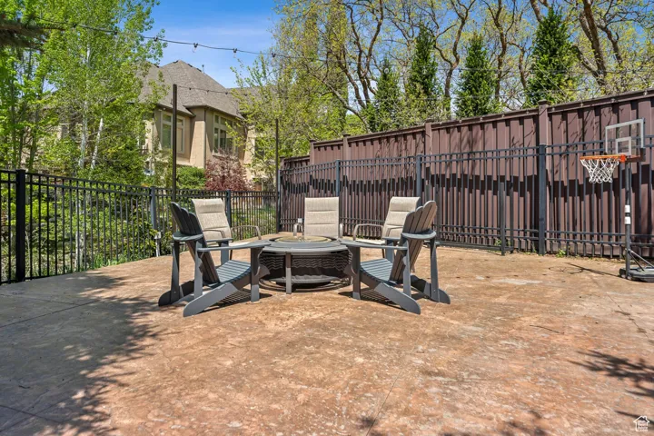 1 S Crosshill Ln, Sandy, Utah 84092