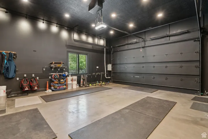 1 S Crosshill Ln, Sandy, Utah 84092