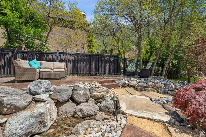 1 S Crosshill Ln, Sandy, Utah 84092