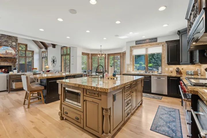 1 S Crosshill Ln, Sandy, Utah 84092