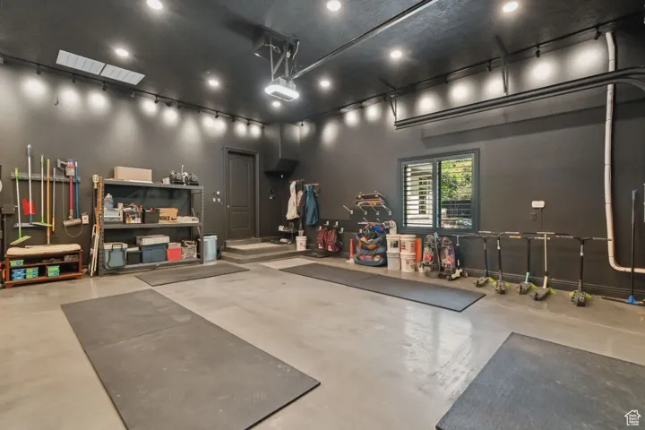 1 S Crosshill Ln, Sandy, Utah 84092