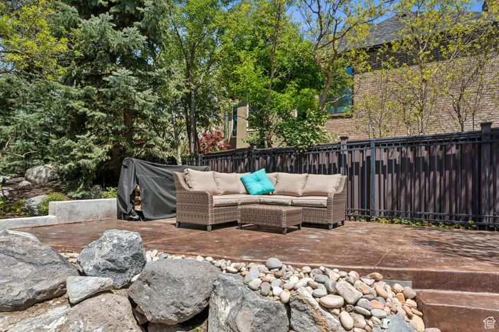1 S Crosshill Ln, Sandy, Utah 84092