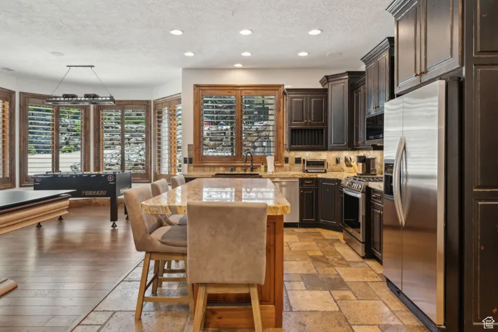 1 S Crosshill Ln, Sandy, Utah 84092