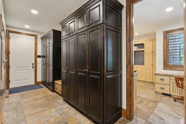 1 S Crosshill Ln, Sandy, Utah 84092