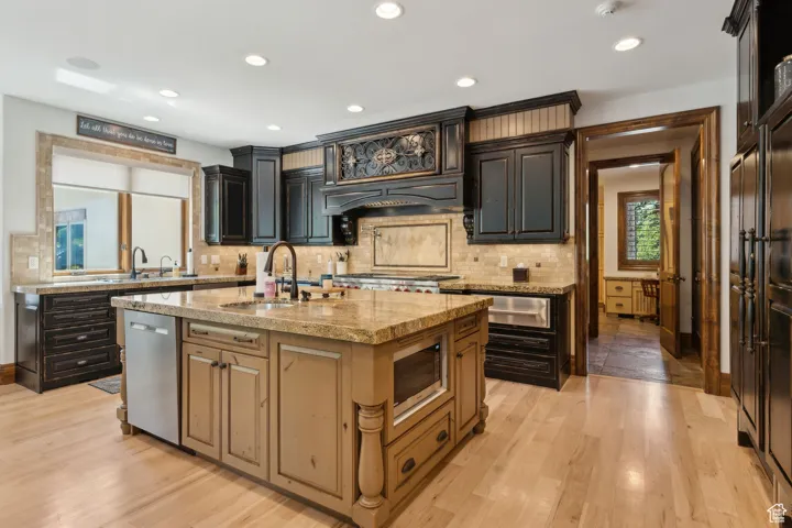 1 S Crosshill Ln, Sandy, Utah 84092