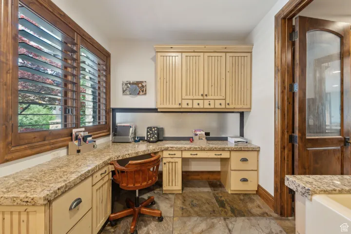1 S Crosshill Ln, Sandy, Utah 84092