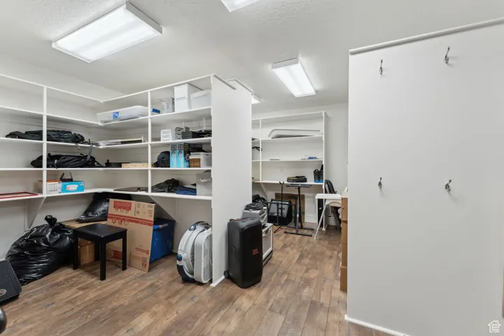 1 S Crosshill Ln, Sandy, Utah 84092