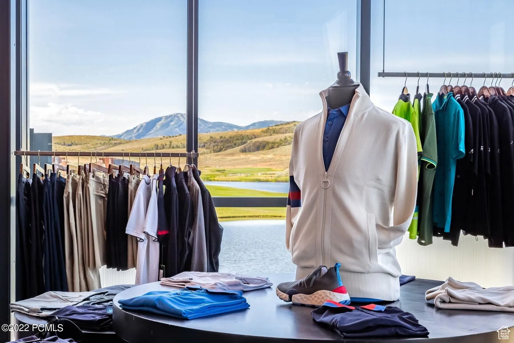 Dining space featuring a mountain view