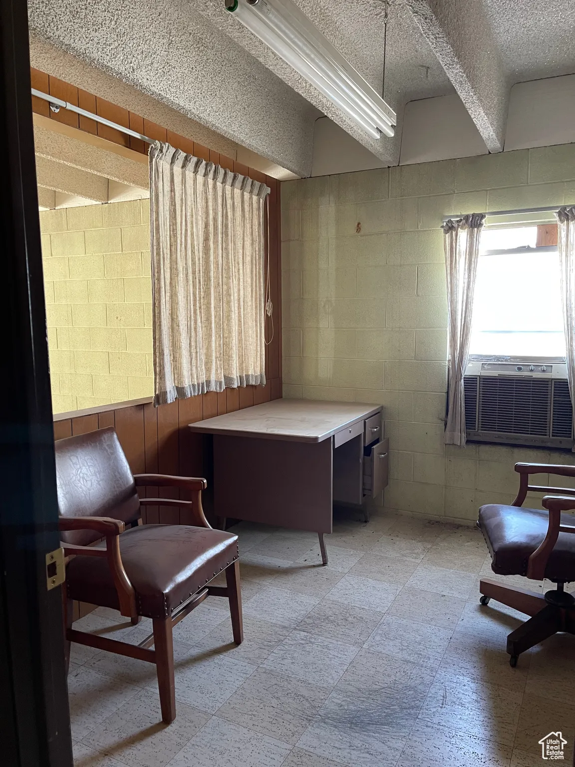 Office area in mezzanine