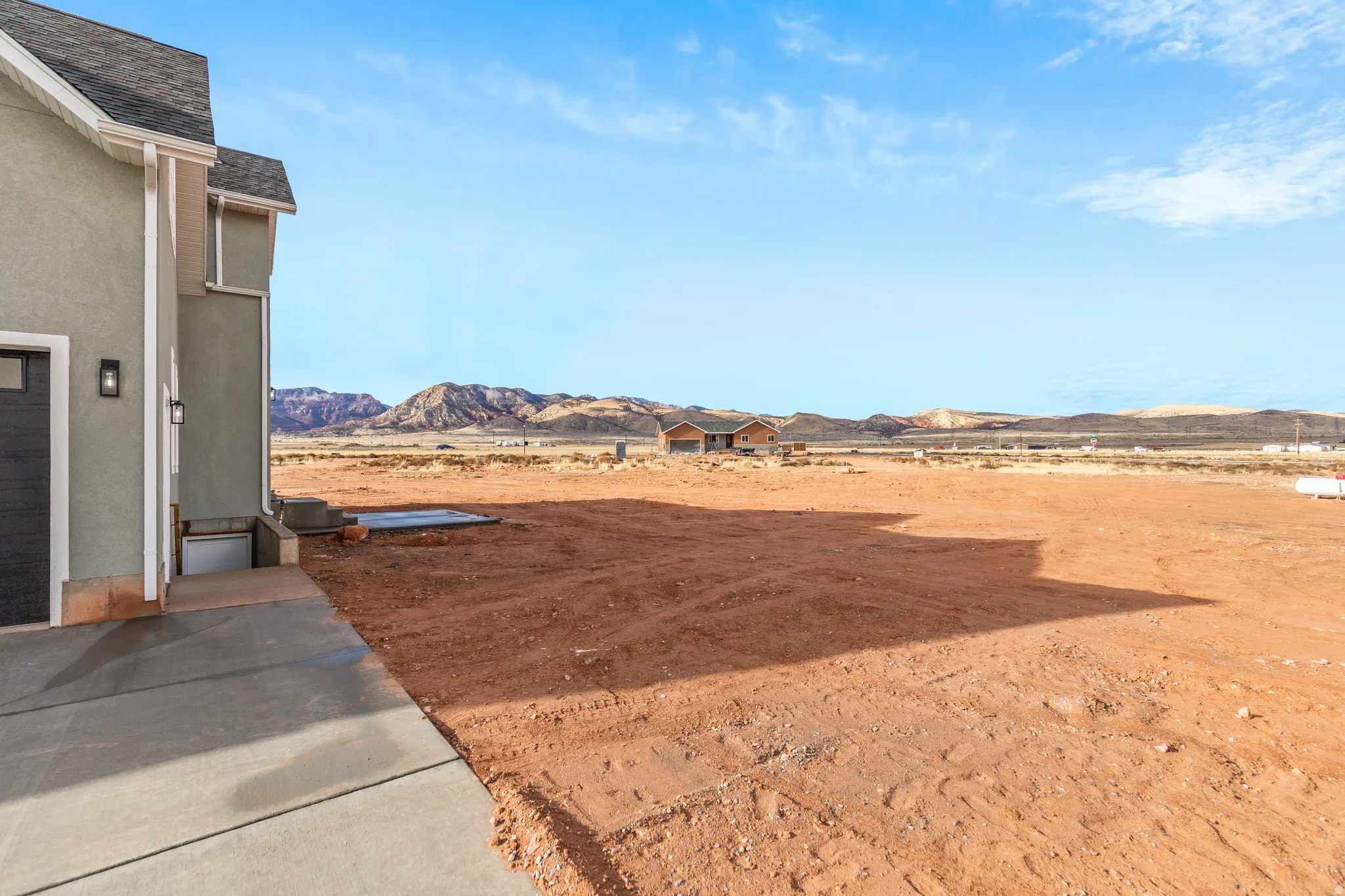 View of yard with a mountain view
