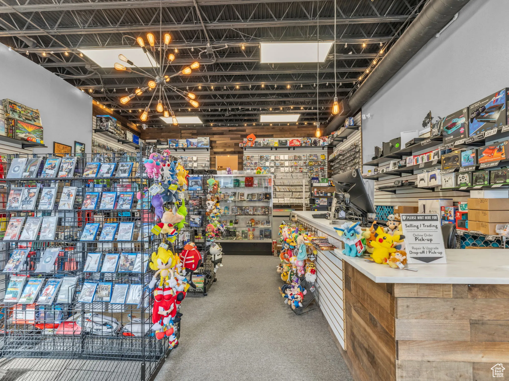 Miscellaneous room featuring a chandelier