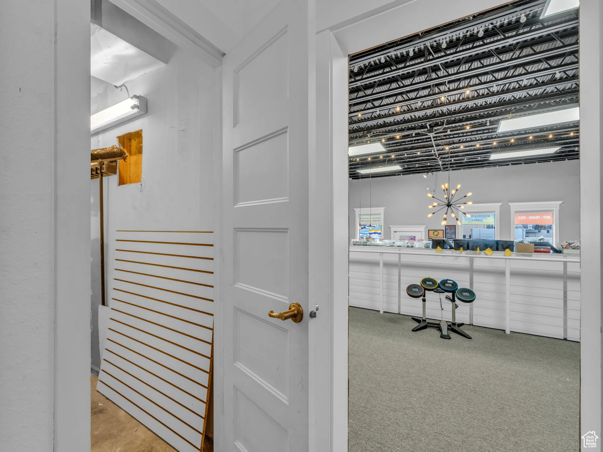 Detailed view of carpet and a chandelier