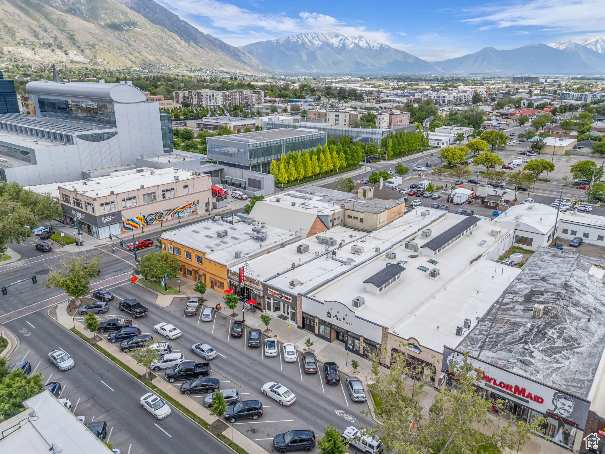 Bird's eye view of a mountainous background