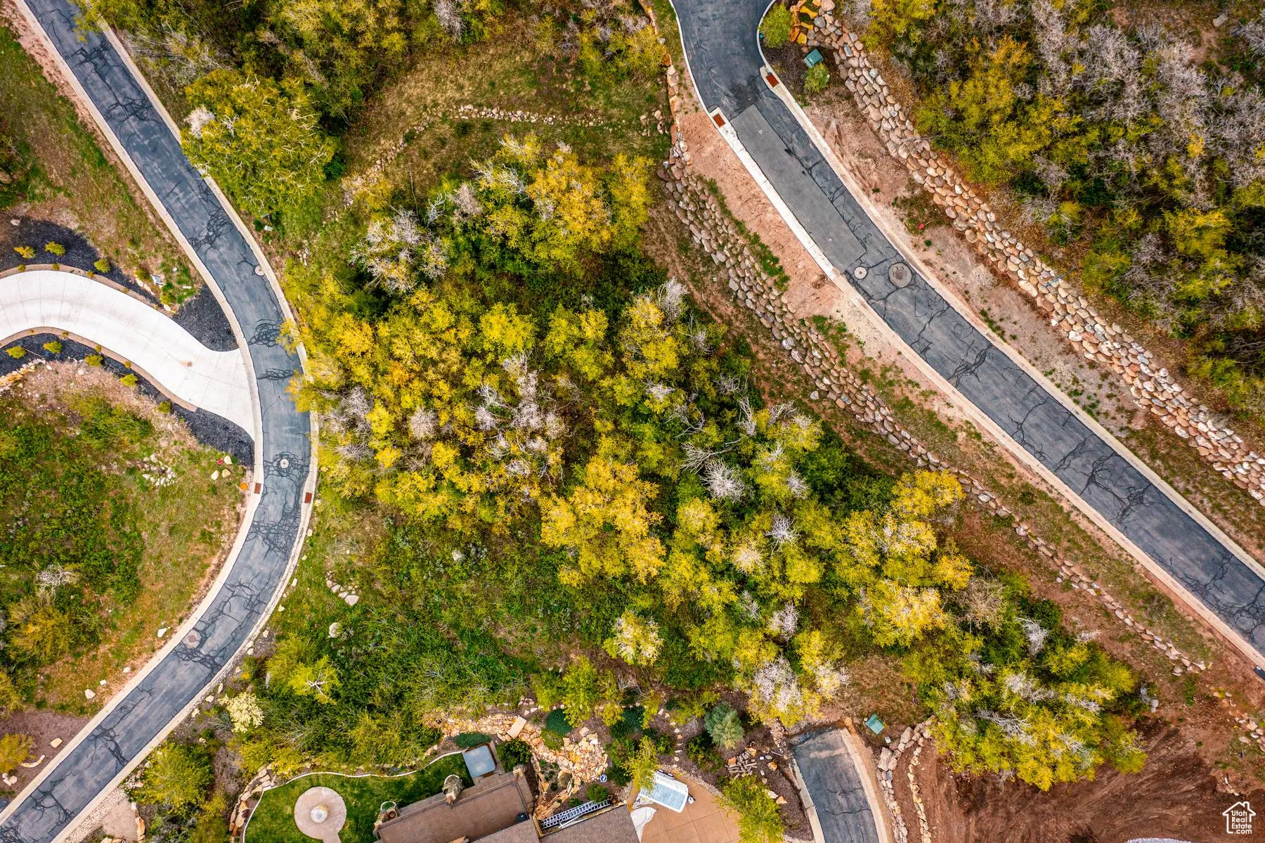 Aerial view of property and surrounding area