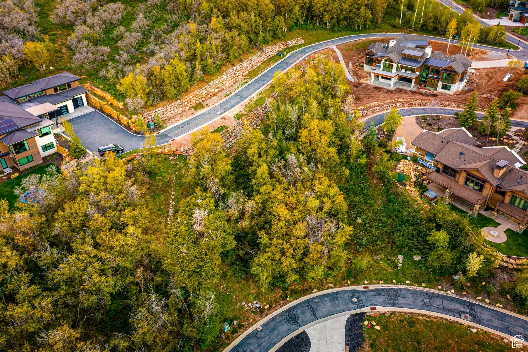 Aerial view of property and surrounding area