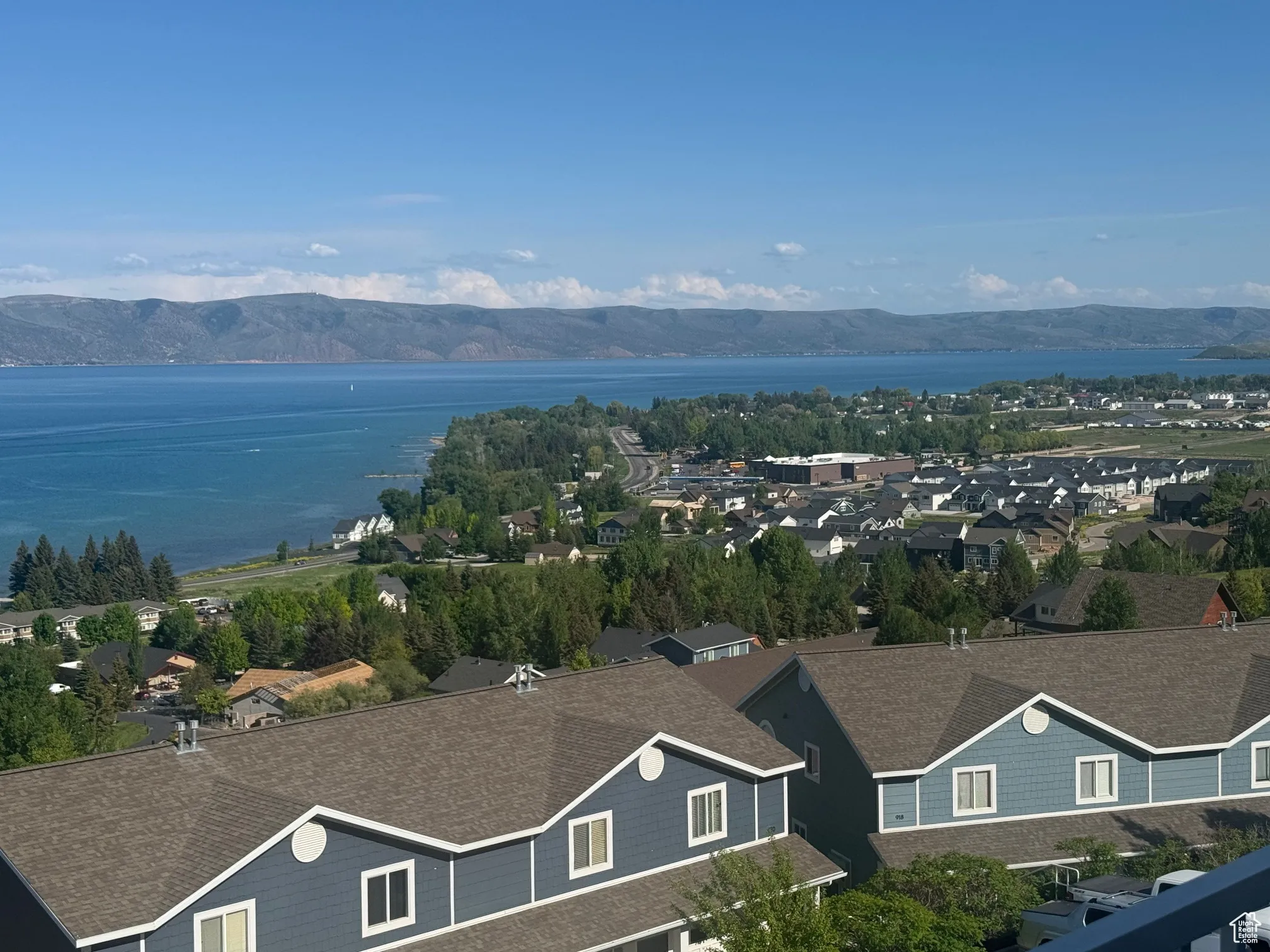 Bird's eye view of a water and mountain view