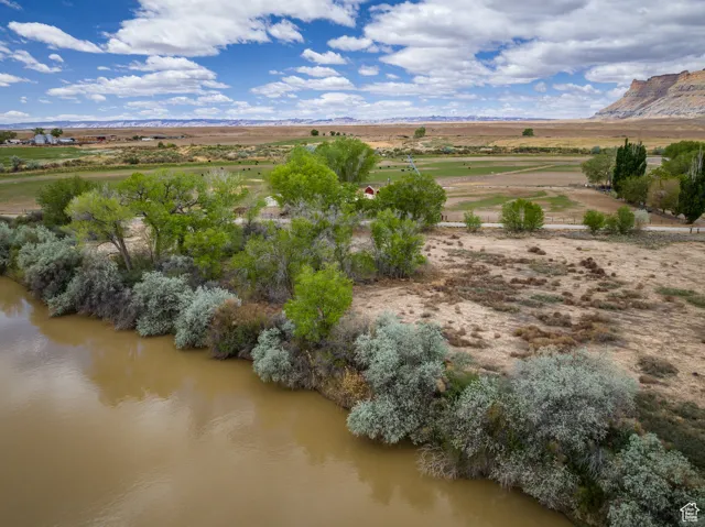 2220 N Long St, Green River, Utah 84525