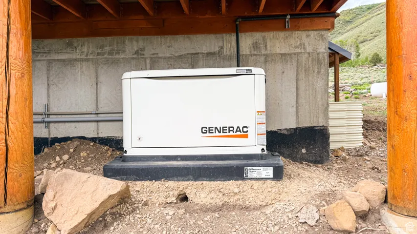 Backup generator. Generac Home Standby Generator with Wi-fi connectivity 1800 Watt Dual Fuel liquid propane / Natural gas.  200 Amp.