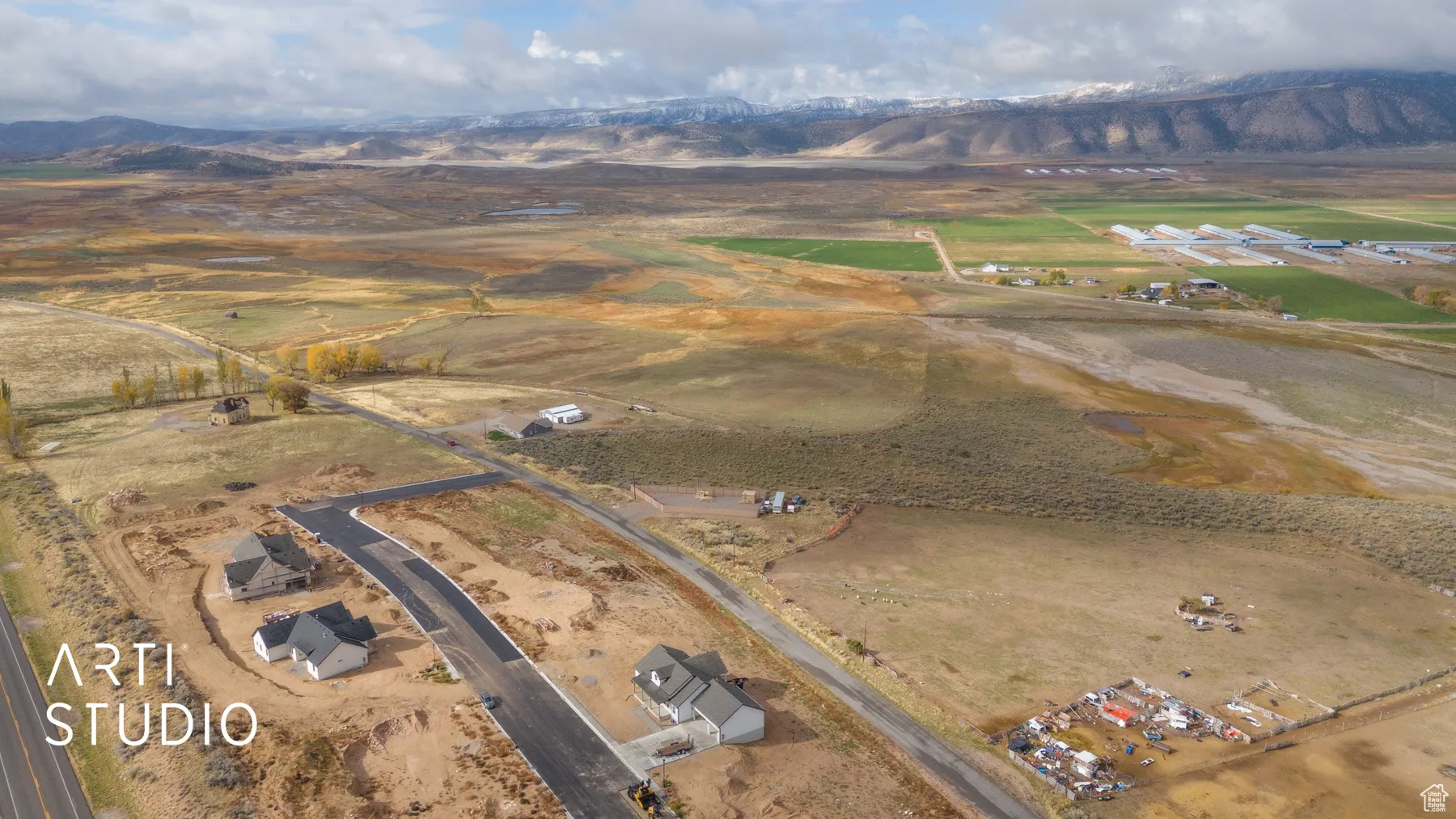 View of property location with a mountainous background