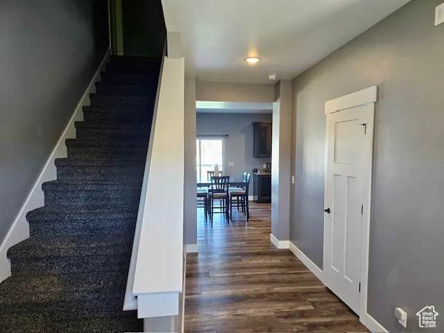 3 tone paint, another upgrade, Immaculate condition, better than building