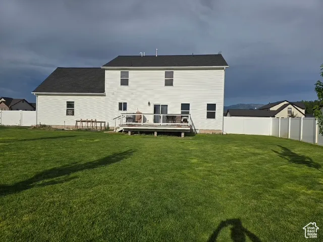 New 16x18 deck, supersized with 2 gas hookups for fireplace and barbeque