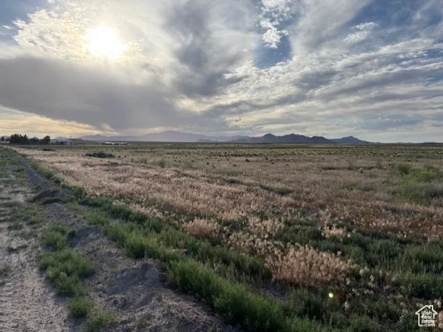 View of yard with a mountain view