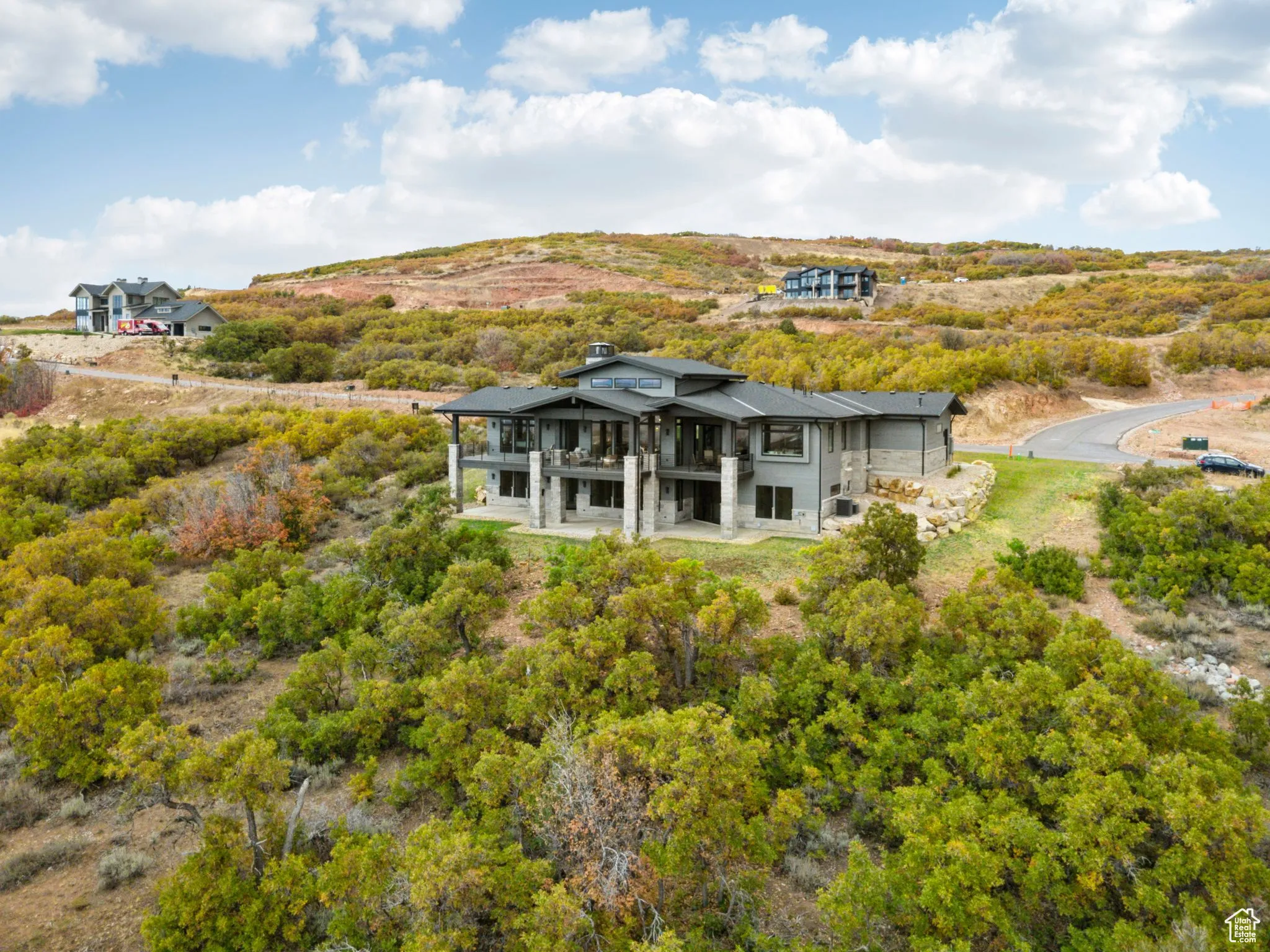 Aerial view of property and surrounding area