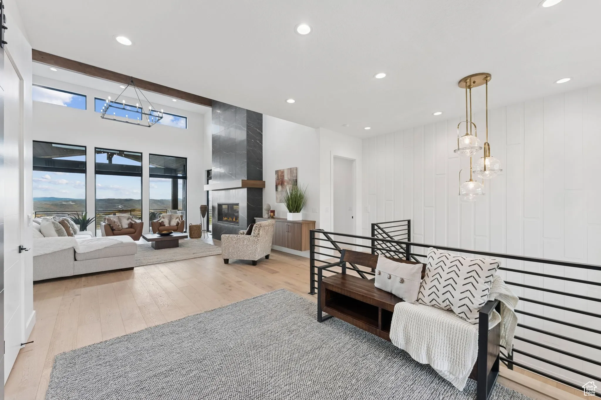 Common area featuring recessed lighting