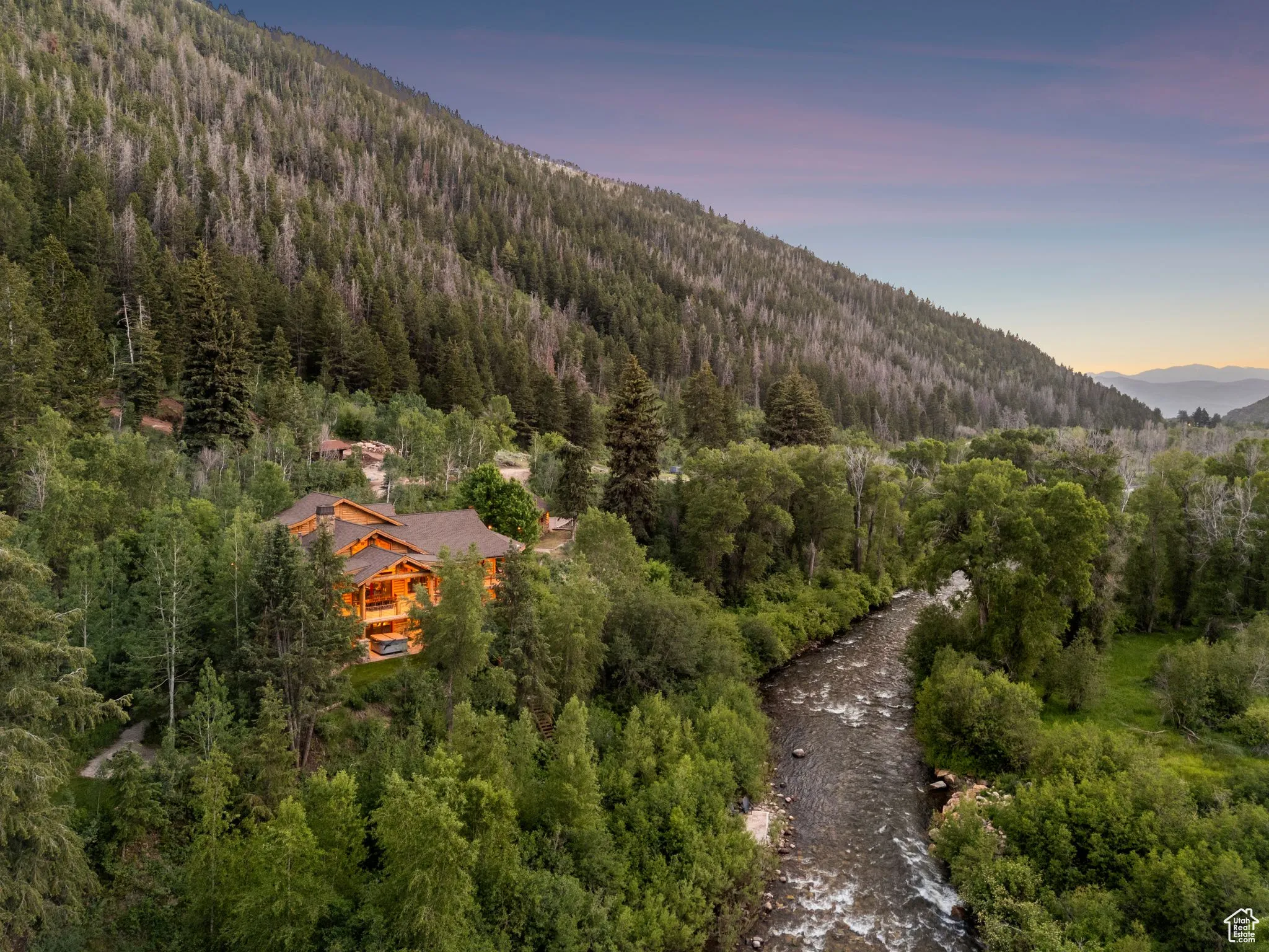 View of mountain background with a natural setting