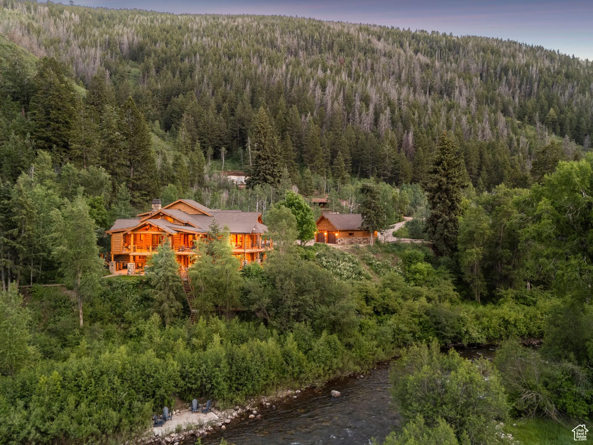 Aerial view of property and surrounding secluded area