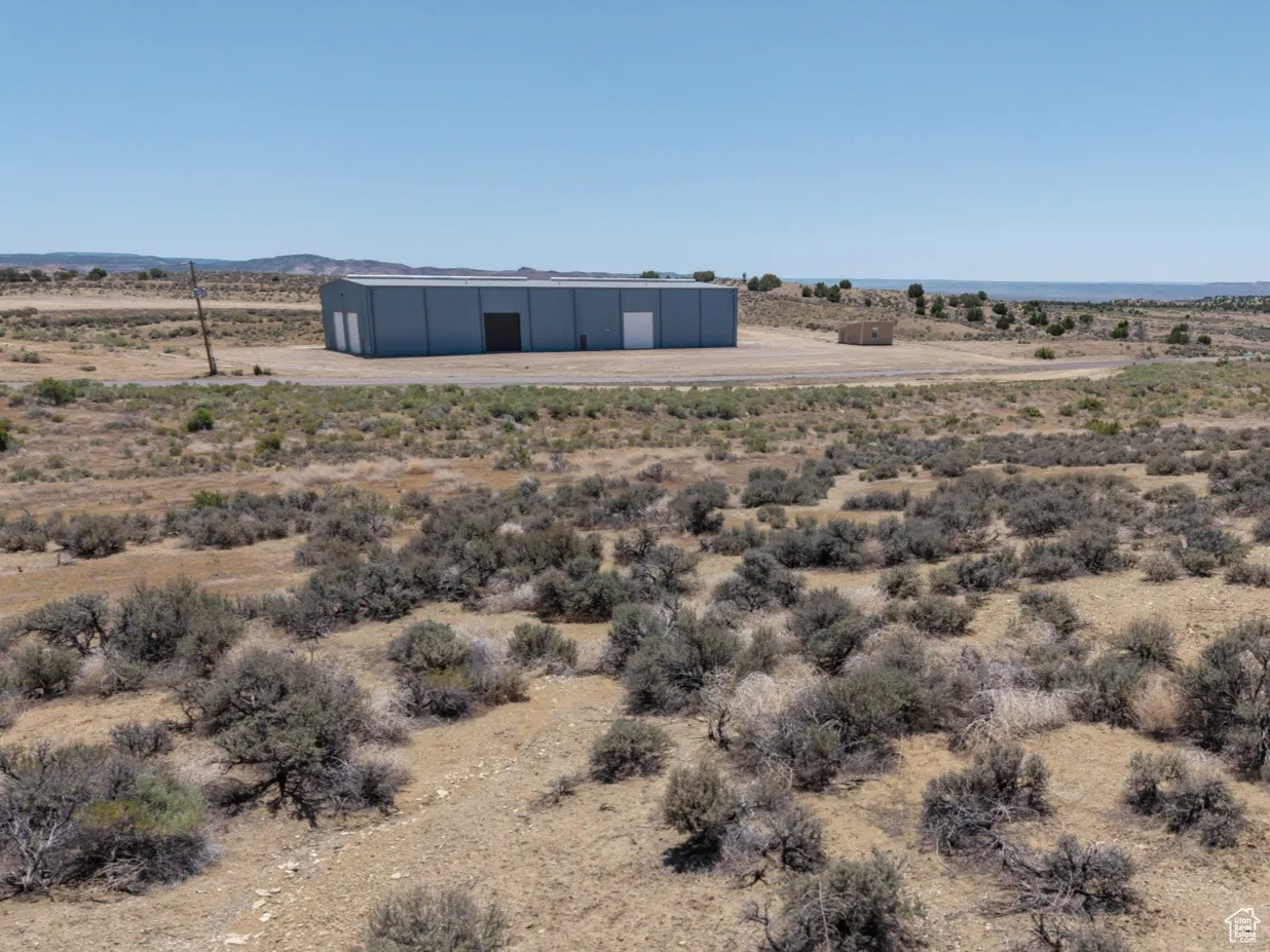 Overview of rural landscape featuring a desert landscape