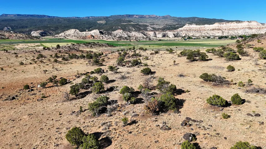 Mountain view with a desert landscape