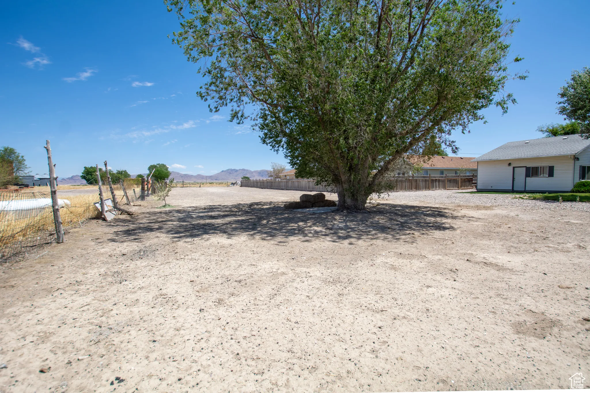 View of yard featuring a mountain view