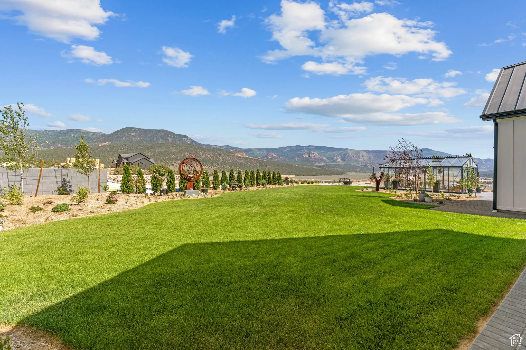 View of yard featuring a mountain view