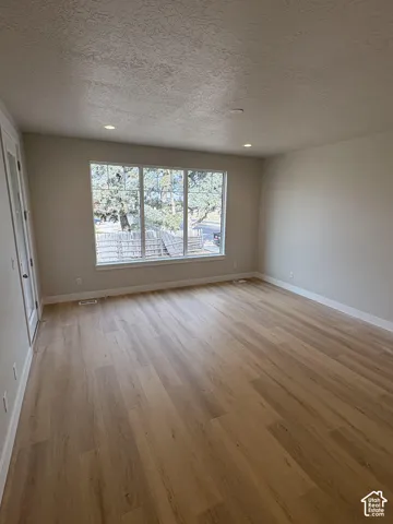 Recessed ceiling lighting