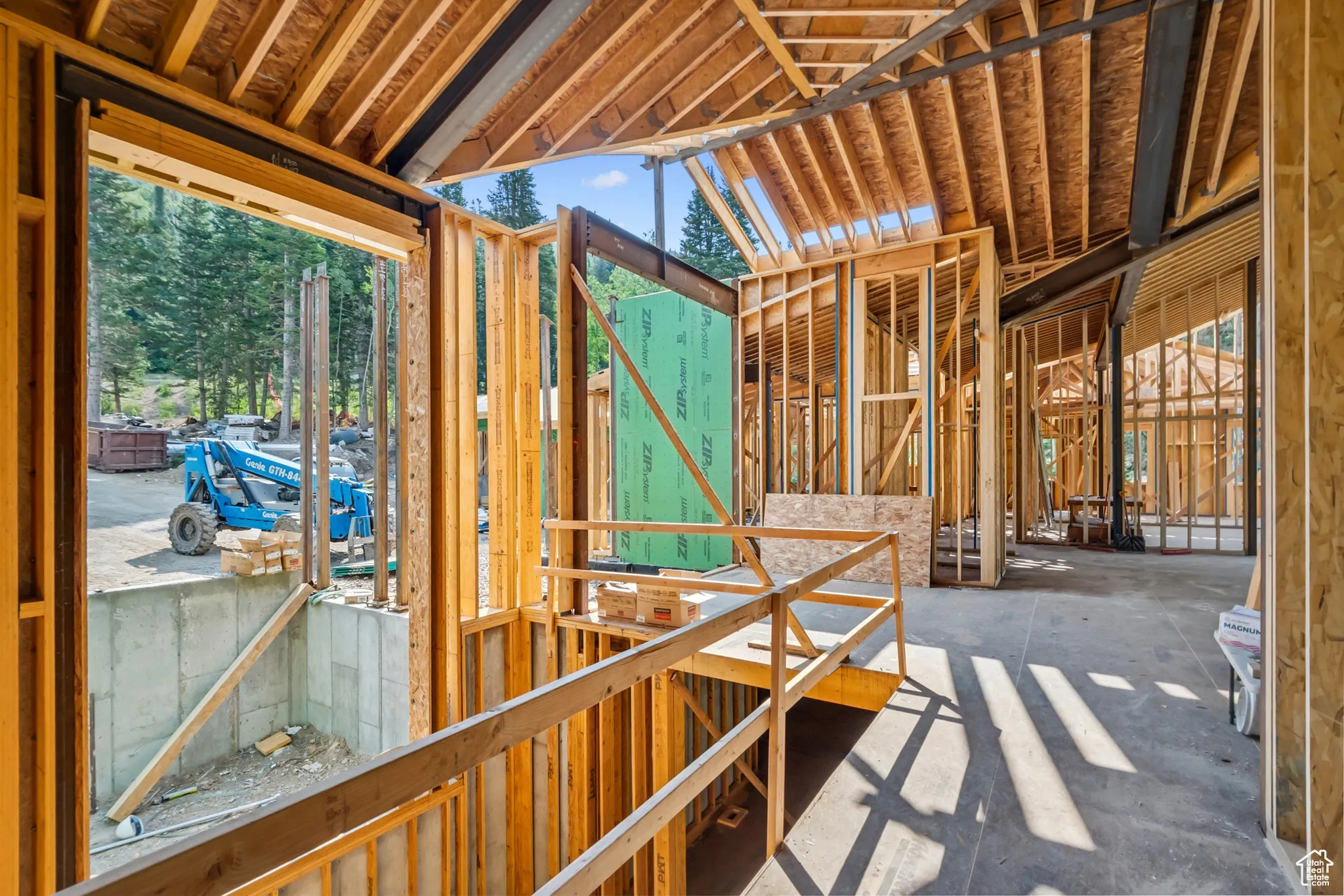Misc room featuring lofted ceiling