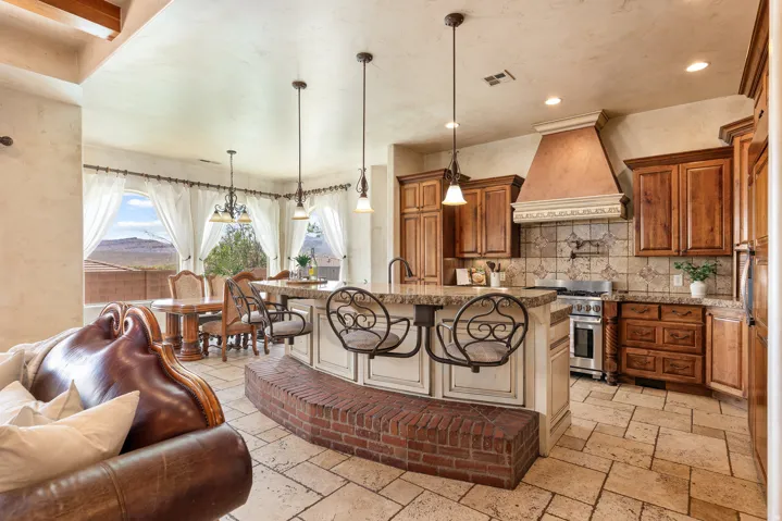 480 W Tonapah Way, Ivins, Utah 84738