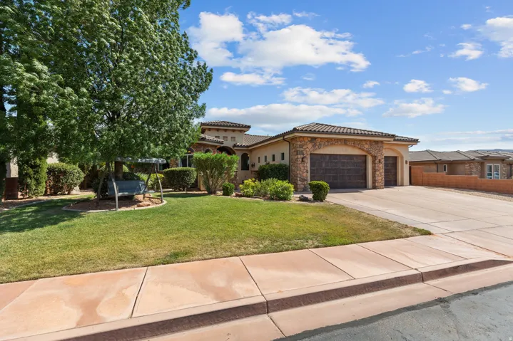 480 W Tonapah Way, Ivins, Utah 84738