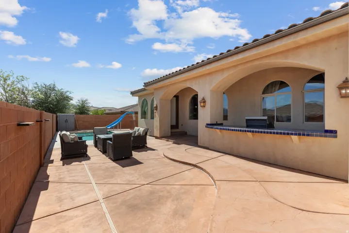 480 W Tonapah Way, Ivins, Utah 84738