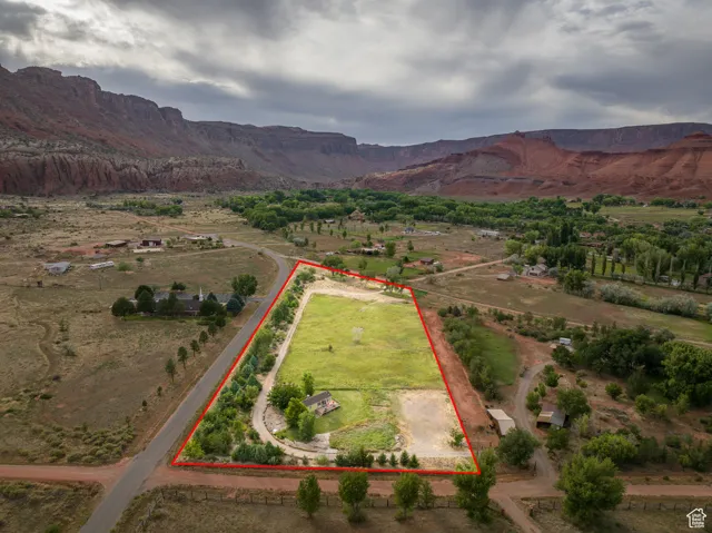 9 Chamisa Ln, Castle Valley, Utah 84532