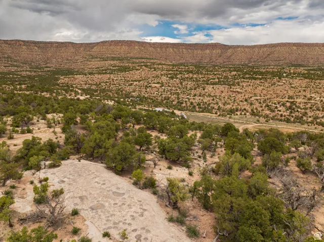 Mountain view with a desert landscape